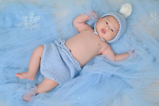 益阳宝宝吐奶黄色